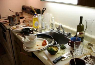 Что будет, если оставить грязную посуду на ночь: примета Можно ли мыть посуду ночь